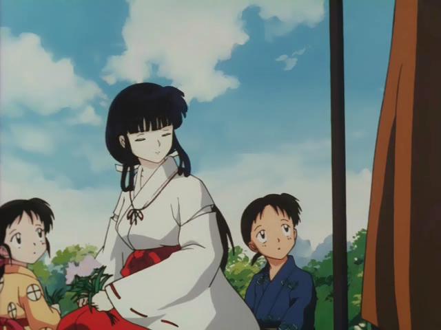 Otaku Gallery  / Anime e Manga / Inu-Yasha / Screen Shots / Episodi / 022 - Il sorriso malvagio, Kikyo tra la vita e la morte / 041.jpg